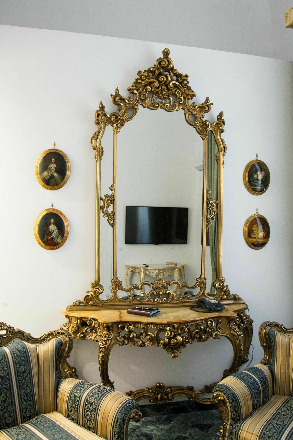 Gallery 2*
