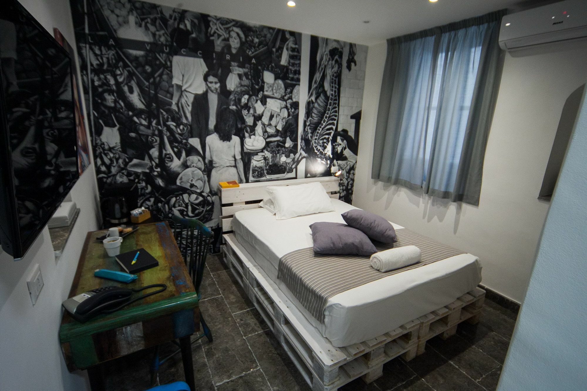 Gallery 2*
